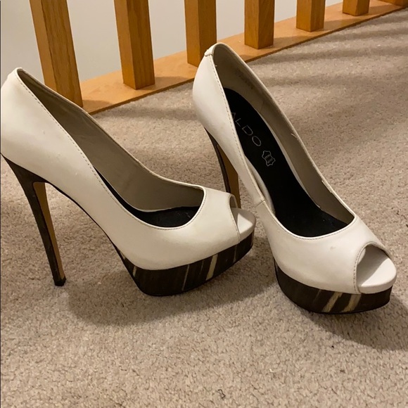 Leather pumps - Picture 3 of 4